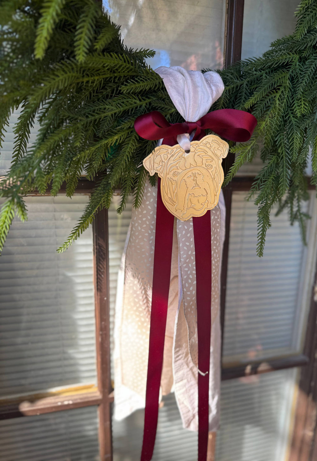 Wreath Ornament - Bulldog
