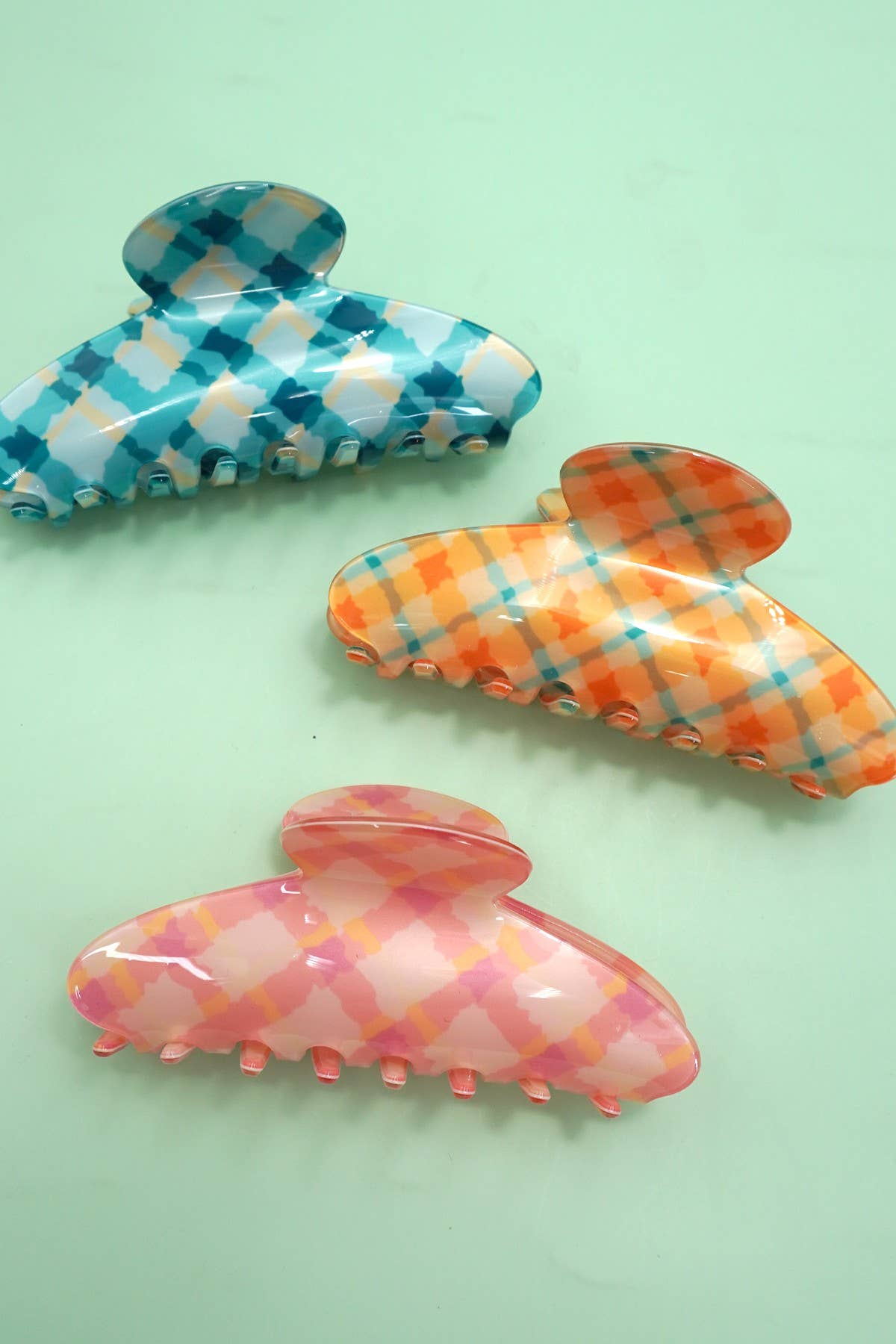 LARGE CHECKER OVAL HAIR CLAW CLIPS | 40H937