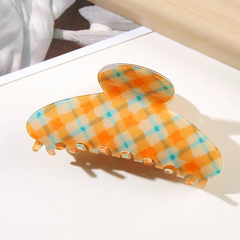 LARGE CHECKER OVAL HAIR CLAW CLIPS | 40H937