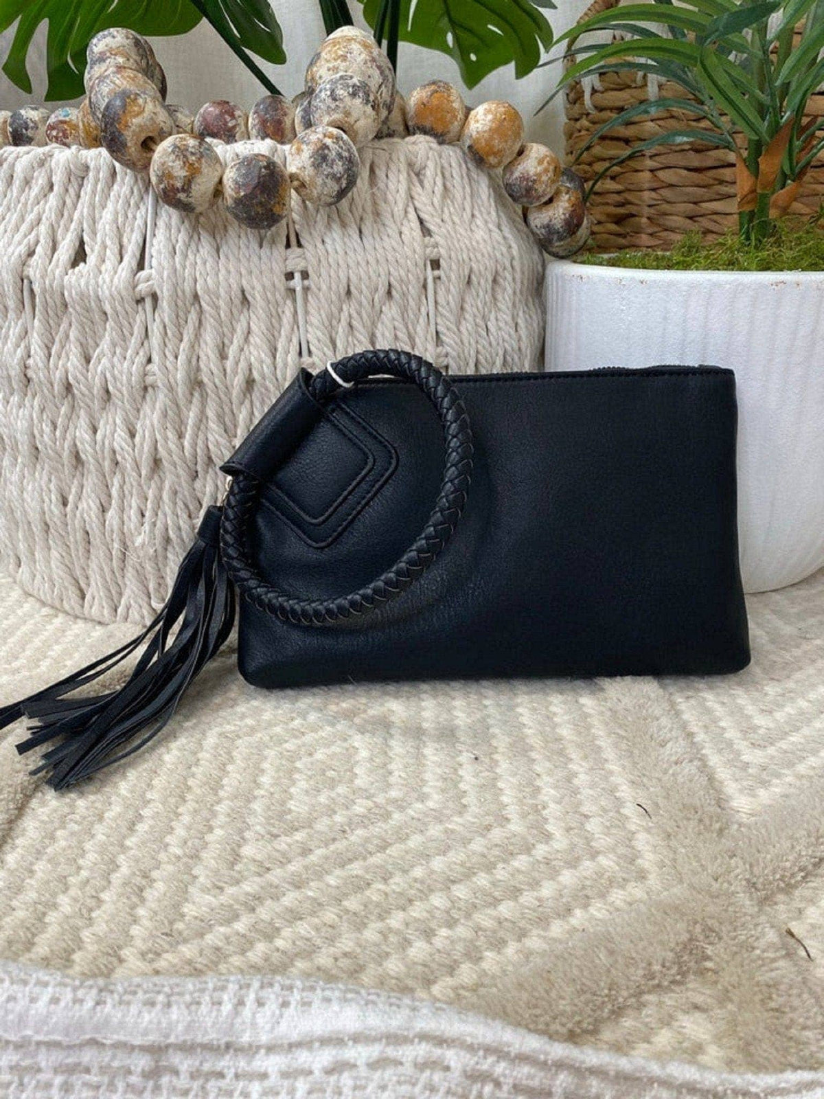 JYM0346 Soft Vegan Leather Wristlet/Clutch
