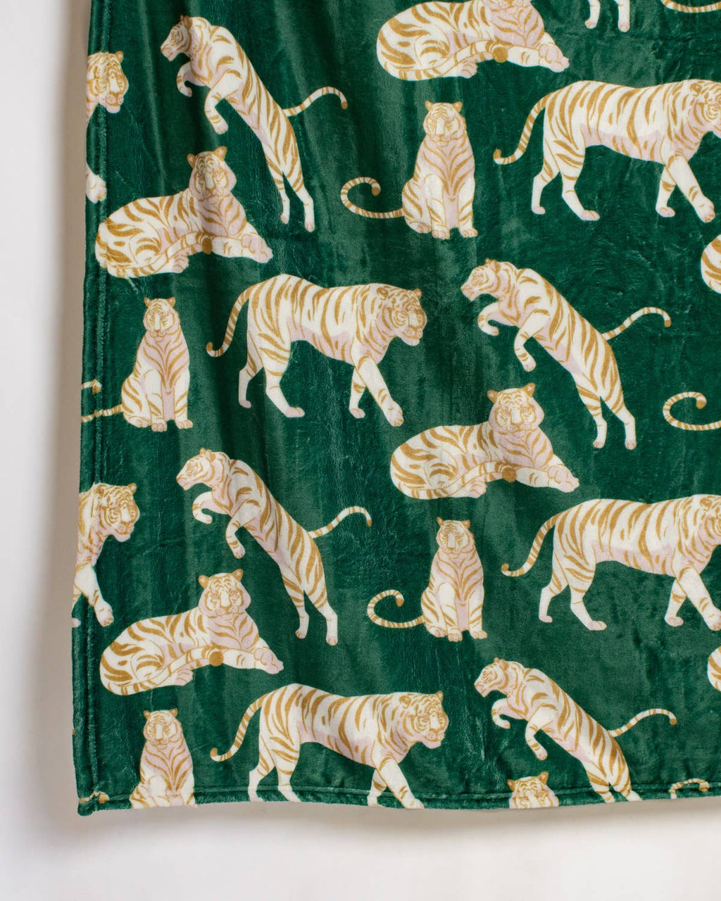 Chloe Tiger Throw   Green/Gold/Pink   50x60